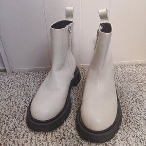 NWOT ZARA Low Heeled Lug Sole Leather Chelsey Boots